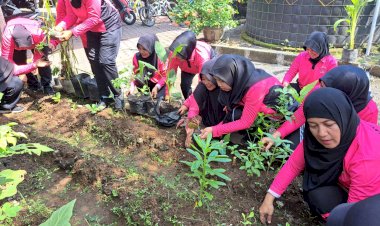 Ranting-Tanggulangin-Bhayangkari-Cabang-Kota-Sidoarjo-Kelolah-Pekarangan-Pangan-Lestari